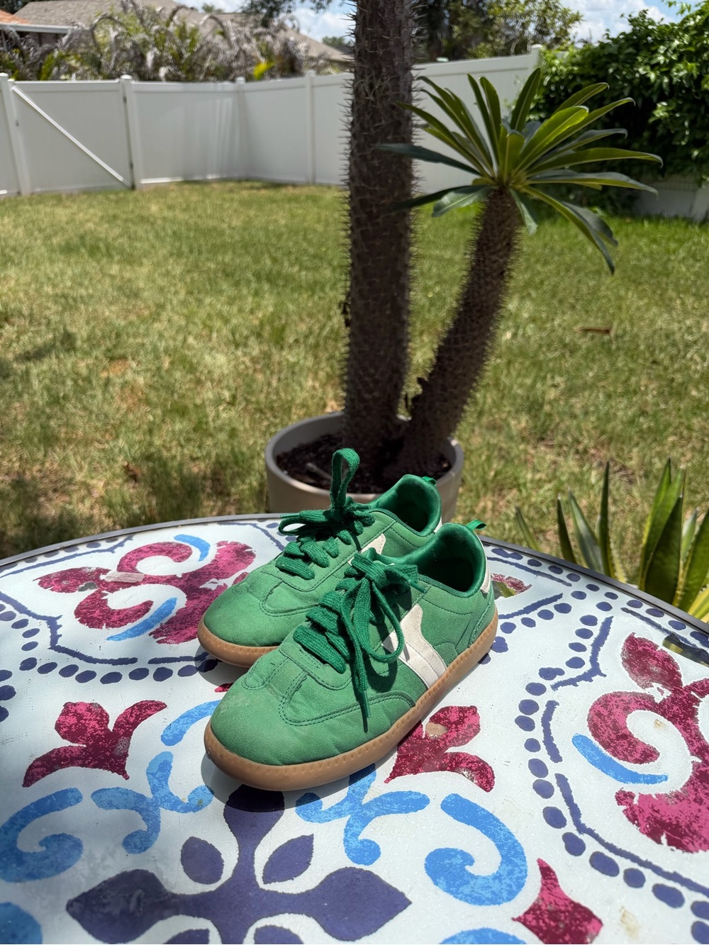 wonder nation Green Sneakers with White Side Stripe